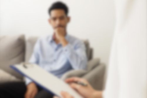 心理咨询业乱象 速成证书与高昂收费背后的隐忧